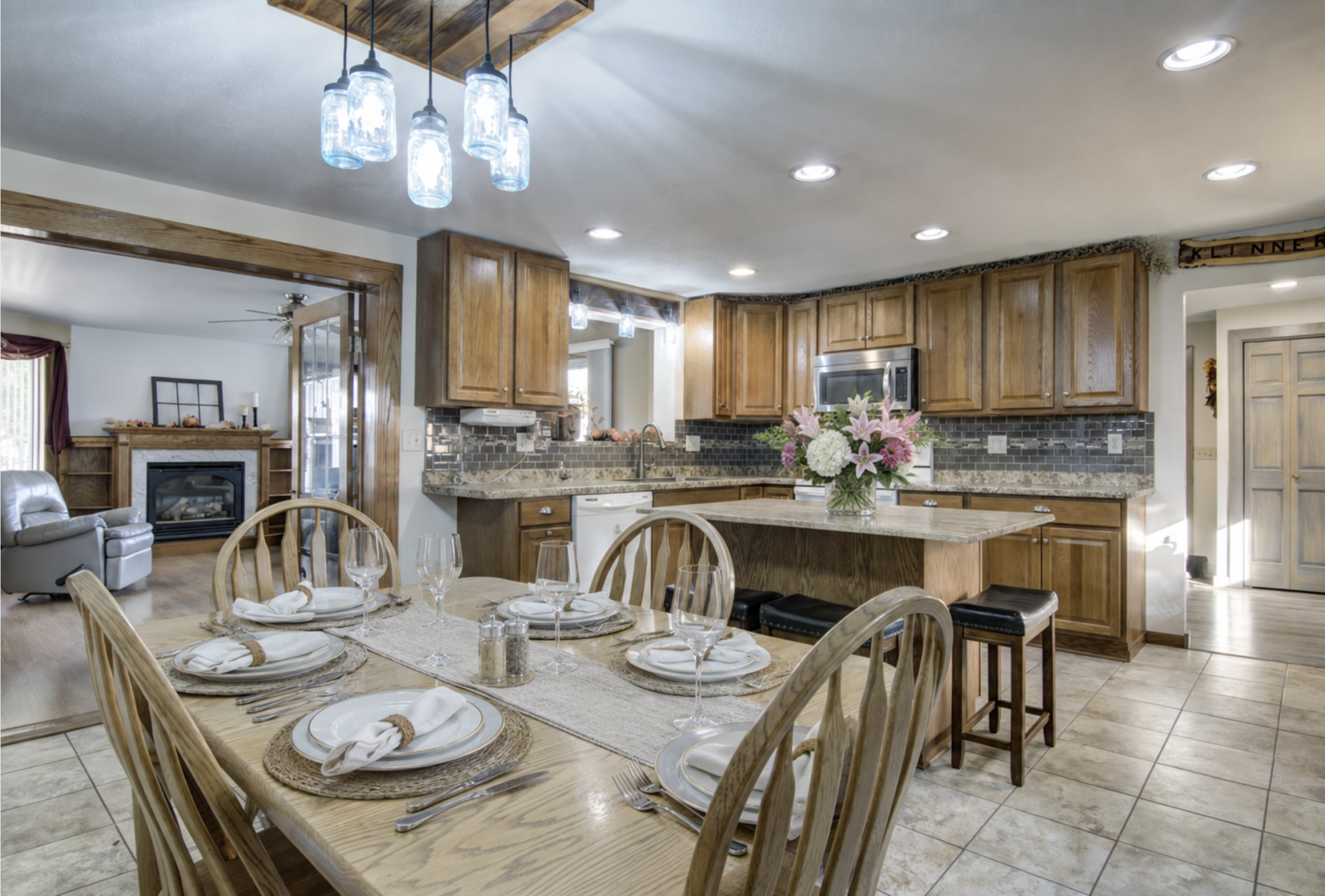Kitchen & dining