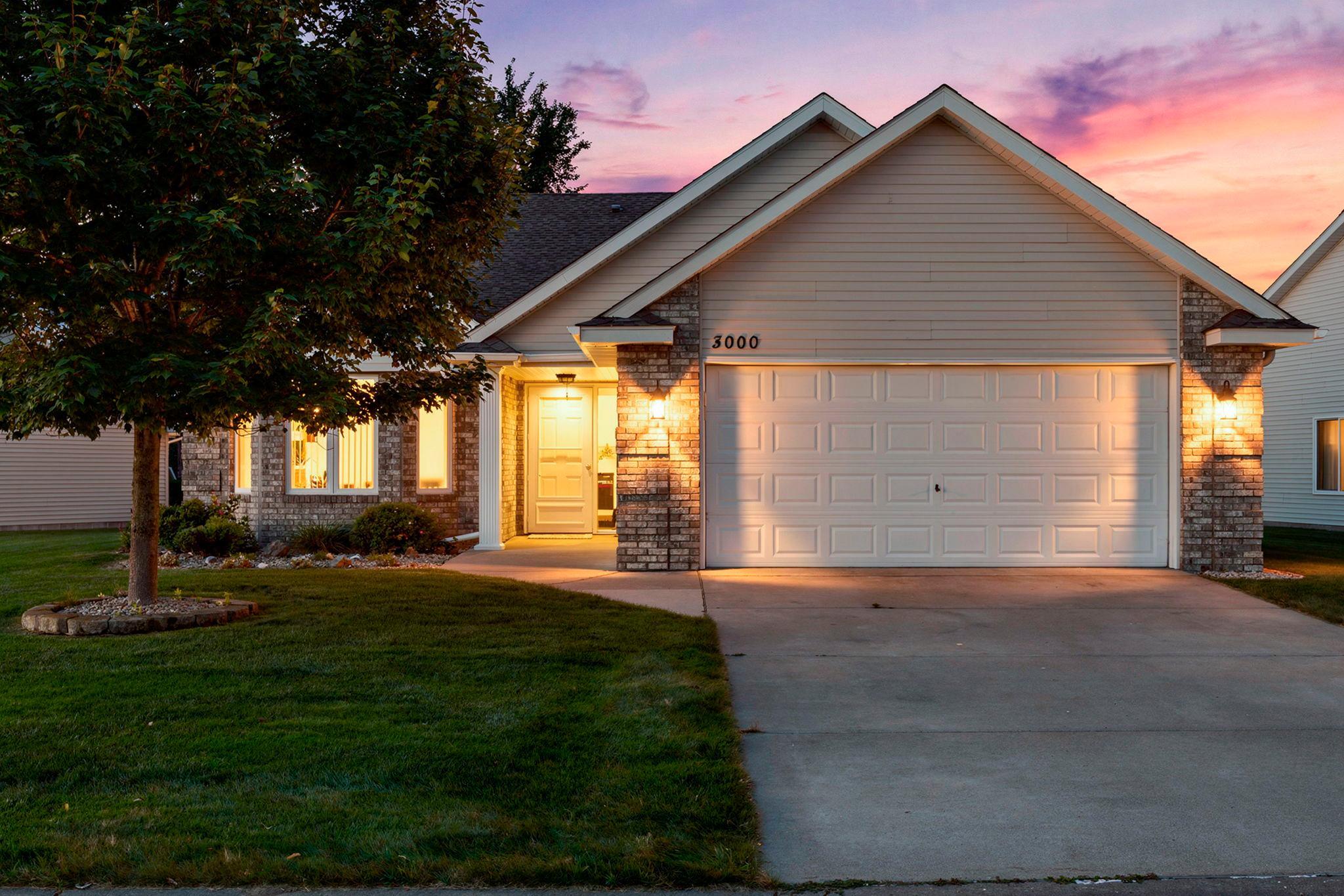 Welcome to this much loved one level townhome!