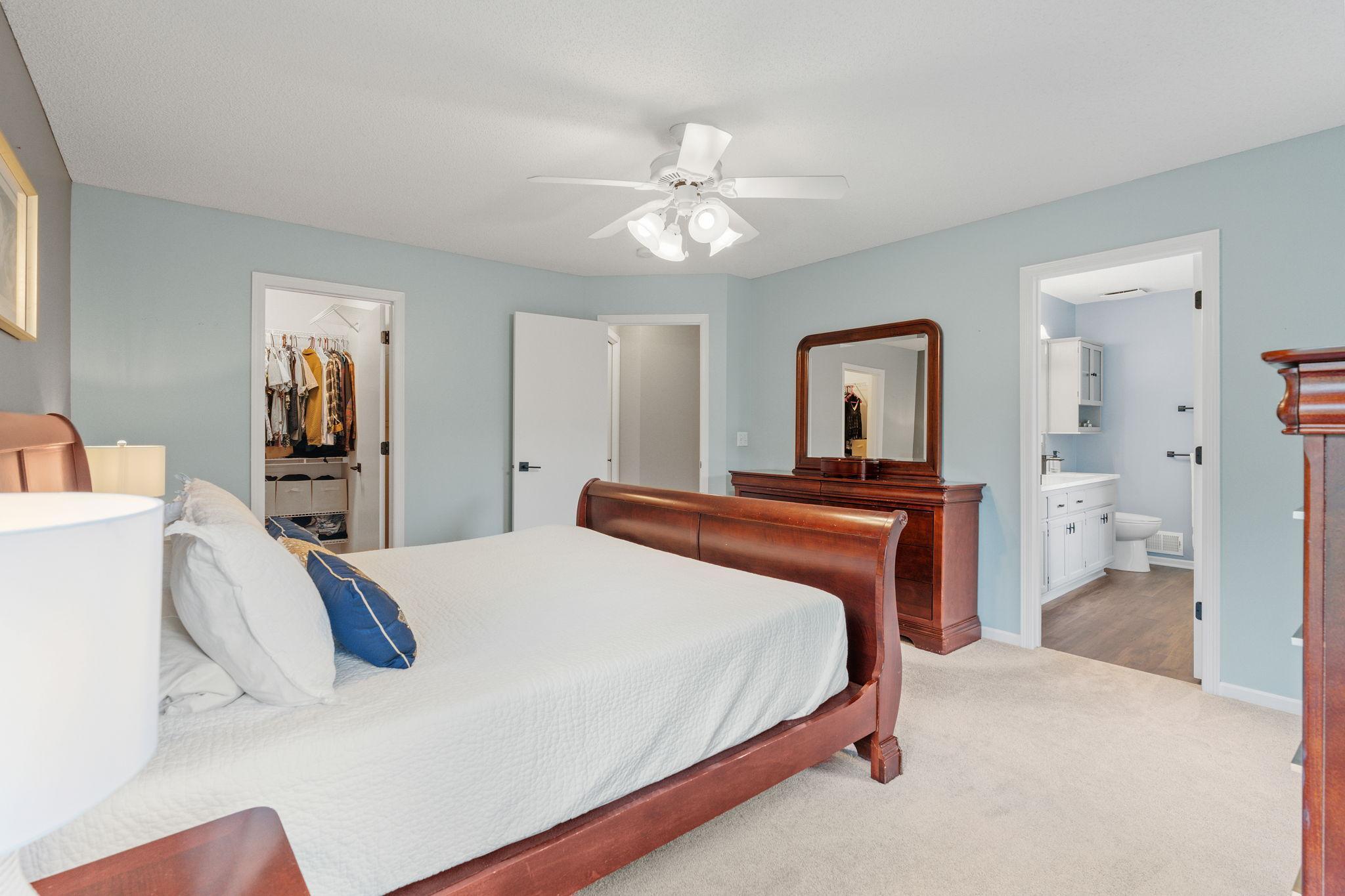 Upper level primary bedroom/bedroom 1