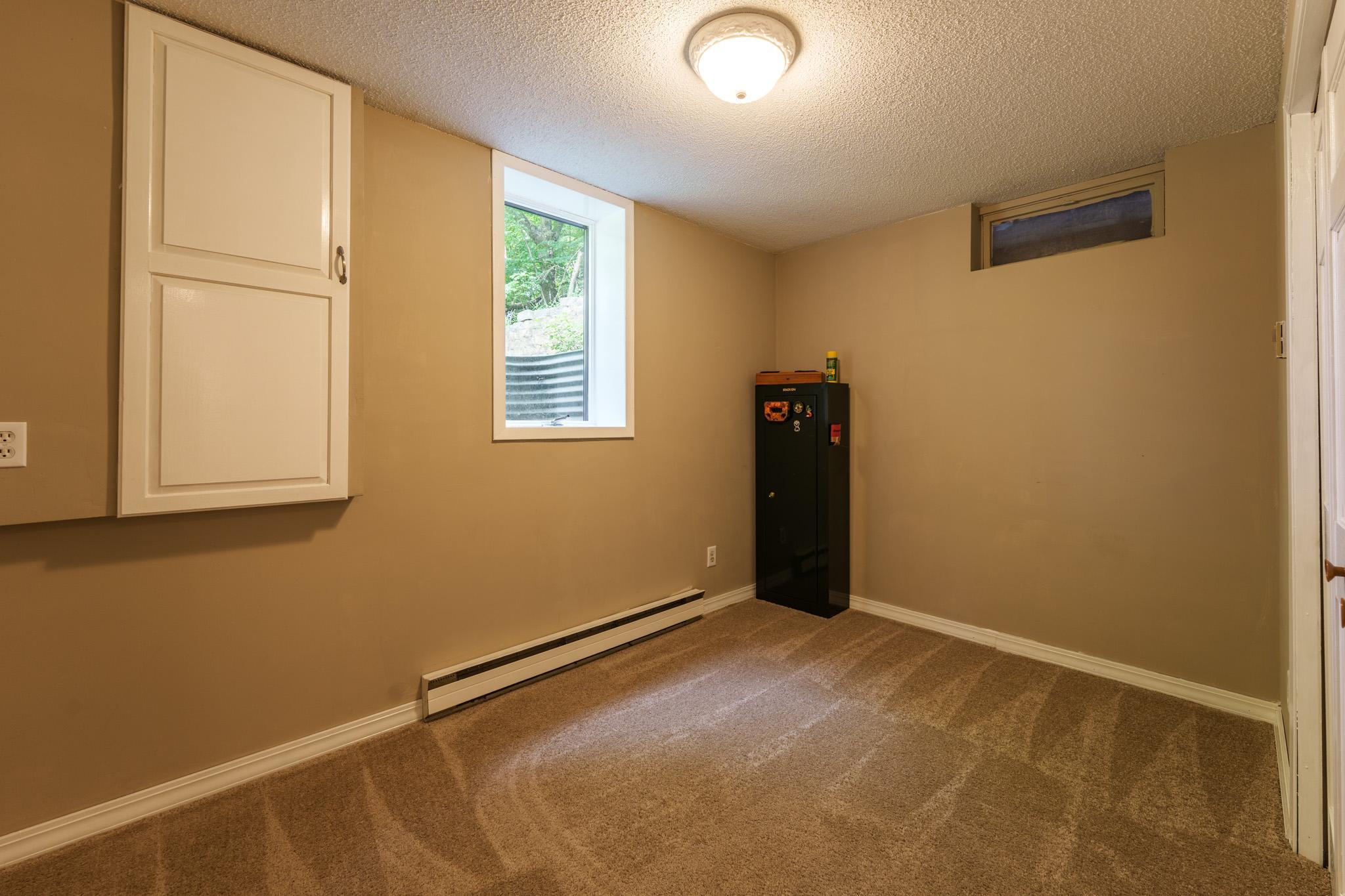 Bedroom 4 dimensions are 11.25x7.75 ft.