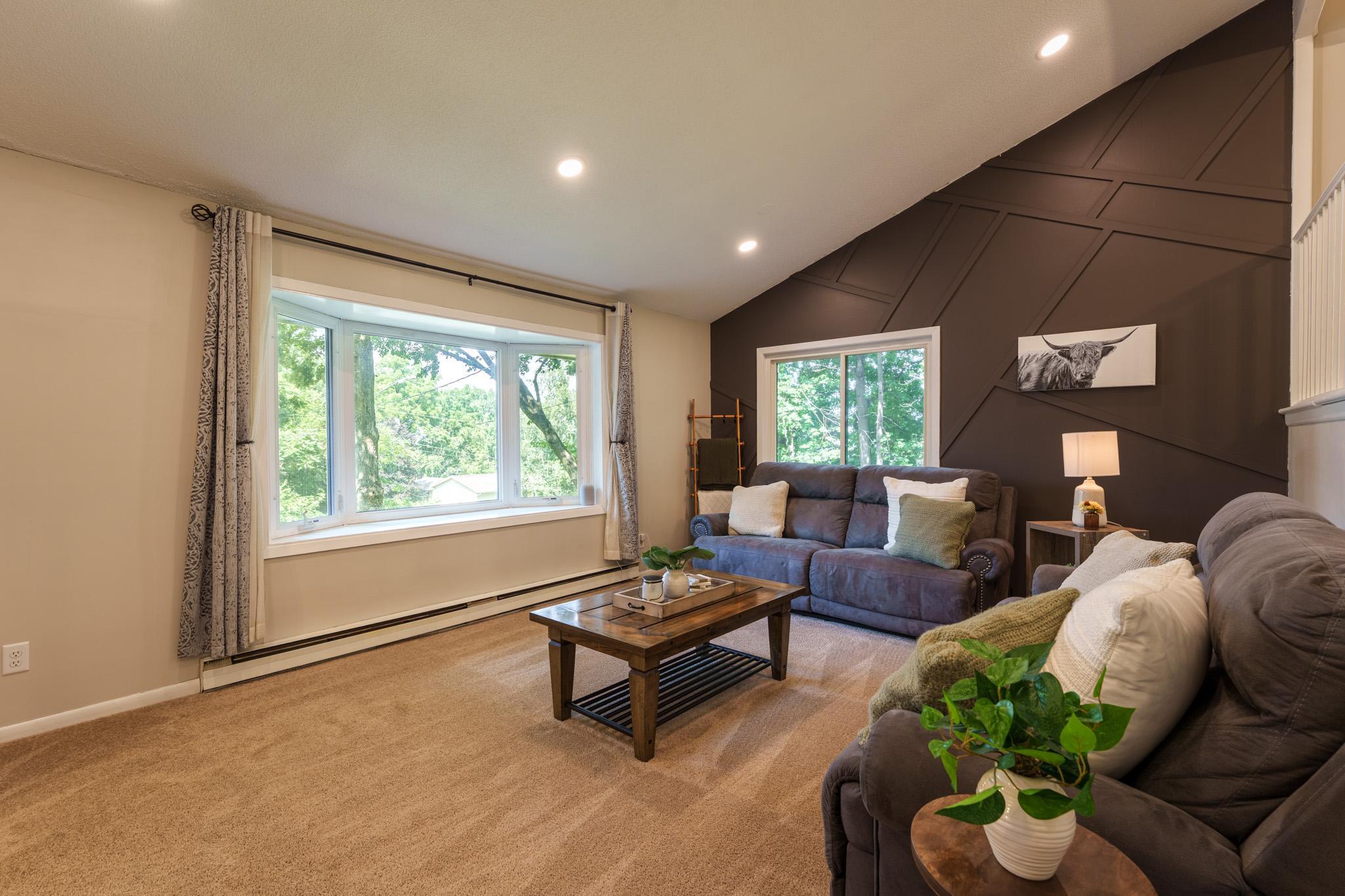 Living room dimensions are 17.75x13.5 ft.