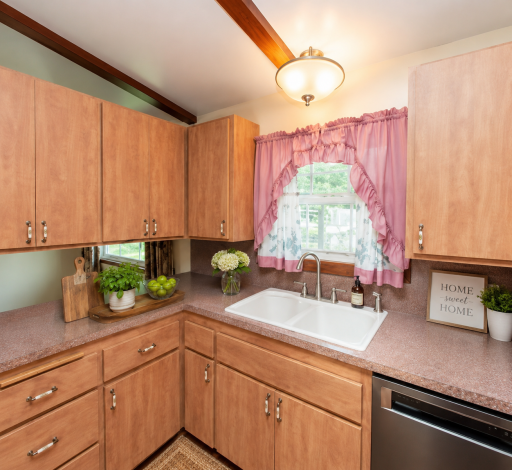 6229 10th Street N, Oakdale, MN 55128
