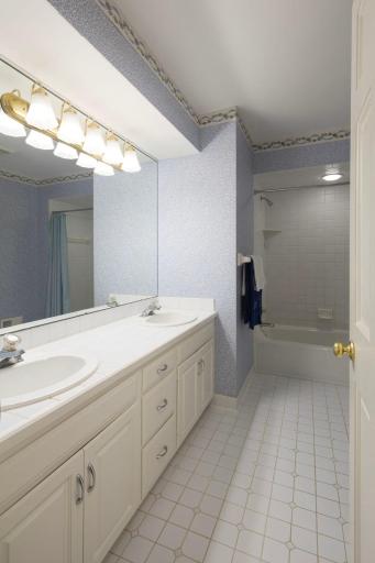 8784 Boulder Rise, Eden Prairie, MN 55347