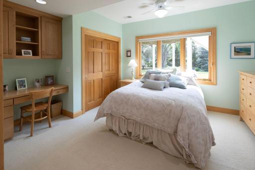 8784 Boulder Rise, Eden Prairie, MN 55347
