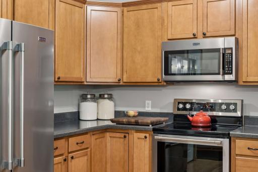 Gorgeous cabinets and awesome countertops.