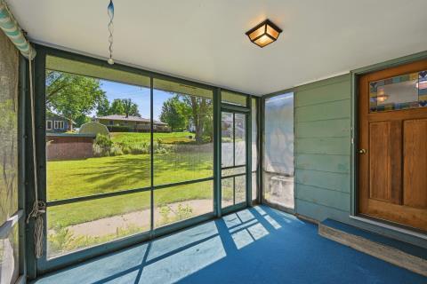 Screen porch