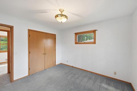 hardwood floors under all 3 bedrooms