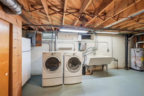 Spacious laundry area
