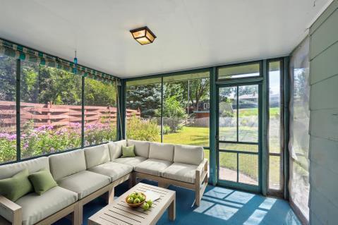 Virtual screen porch