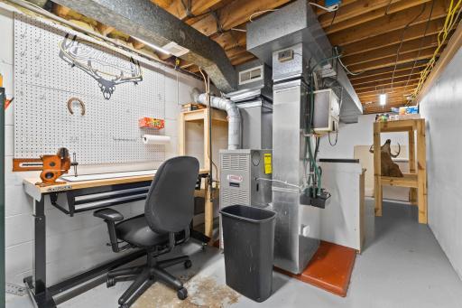 Workbench / Storage