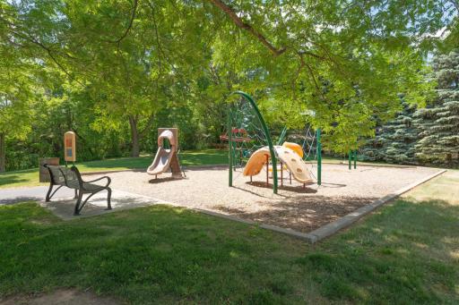6801 Pine Crest Trail S, Cottage Grove, MN 55016