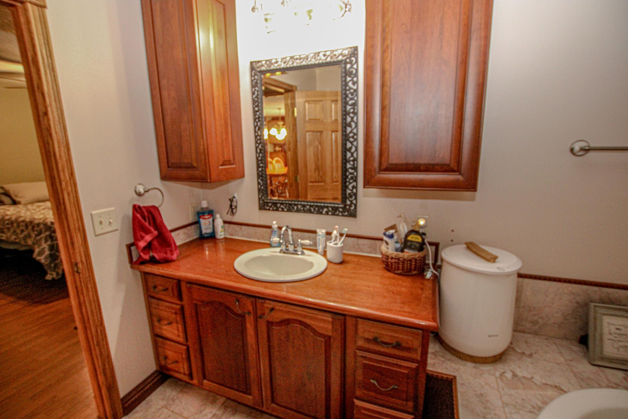 Bathroom-Upper Level.jpg
