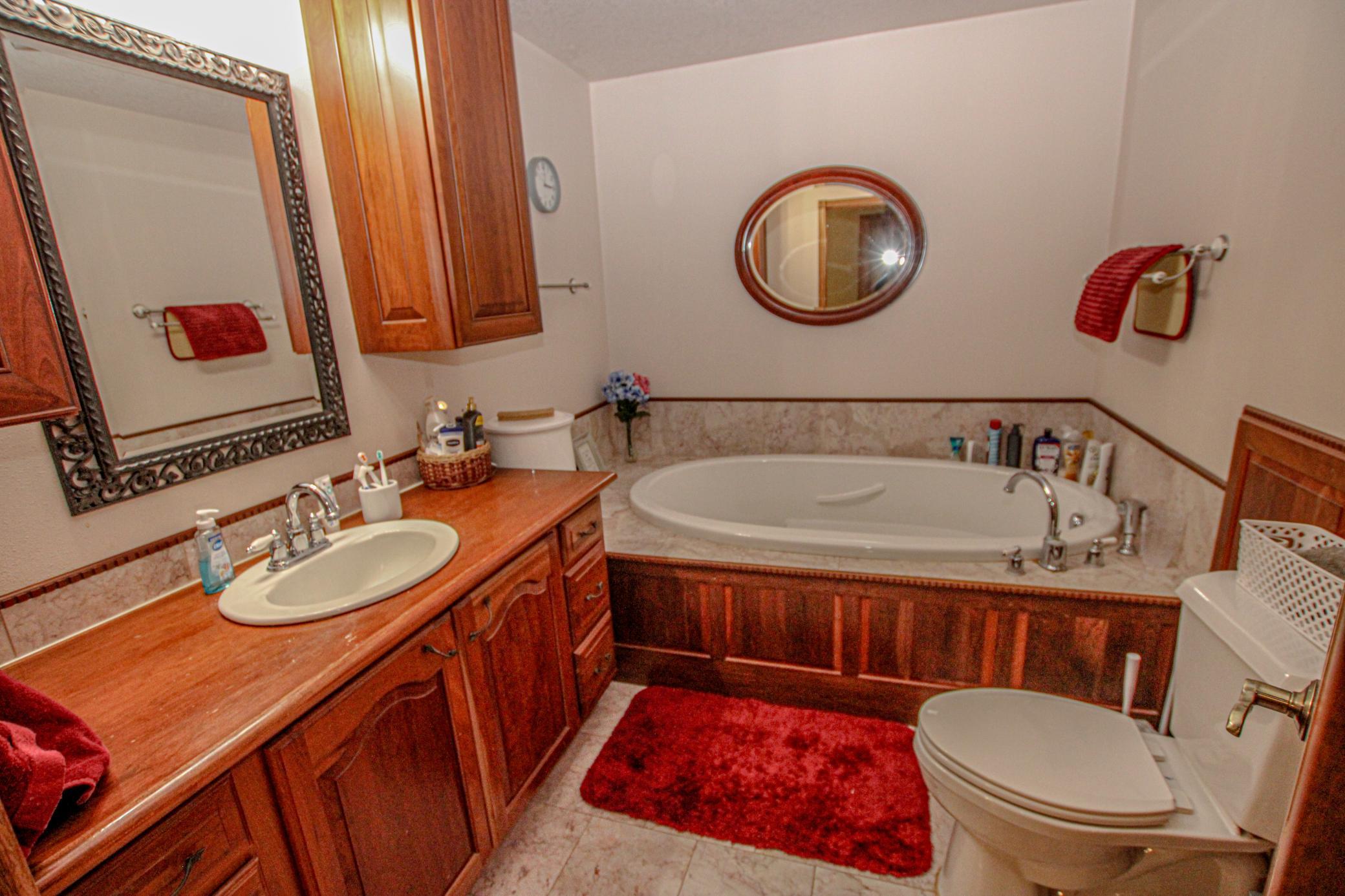 Bathroom-Upper Level.jpg