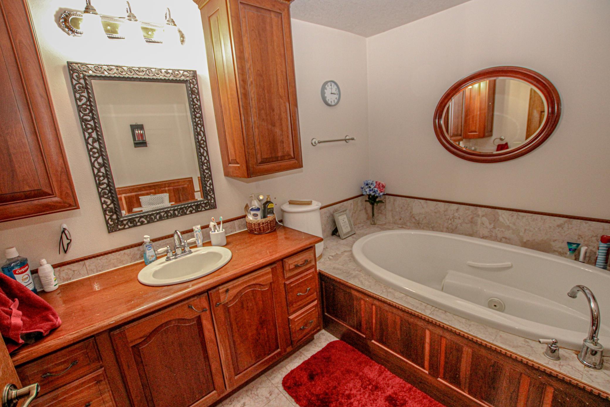 Bathroom-Upper Level.jpg