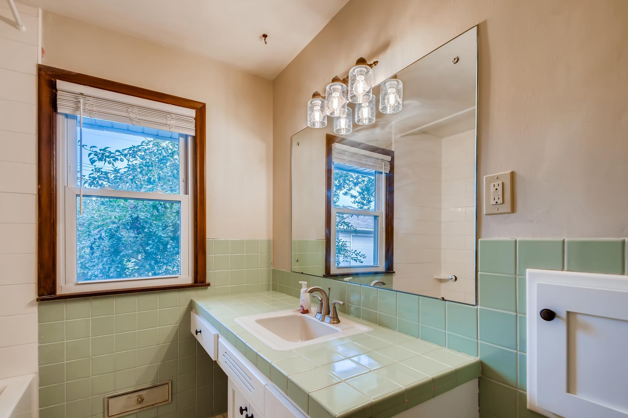 7424 16th Ave S Minneapolis MN-print-022-023-Bathroom-3600x2400-300dpi.jpg