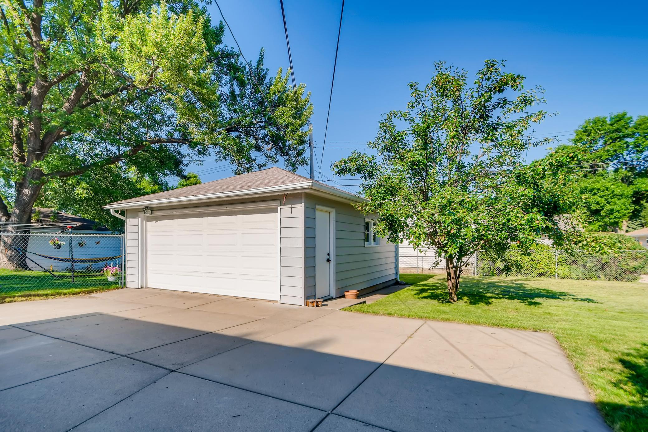 7424 16th Ave S Minneapolis MN-print-035-035-Patio-3600x2399-300dpi.jpg