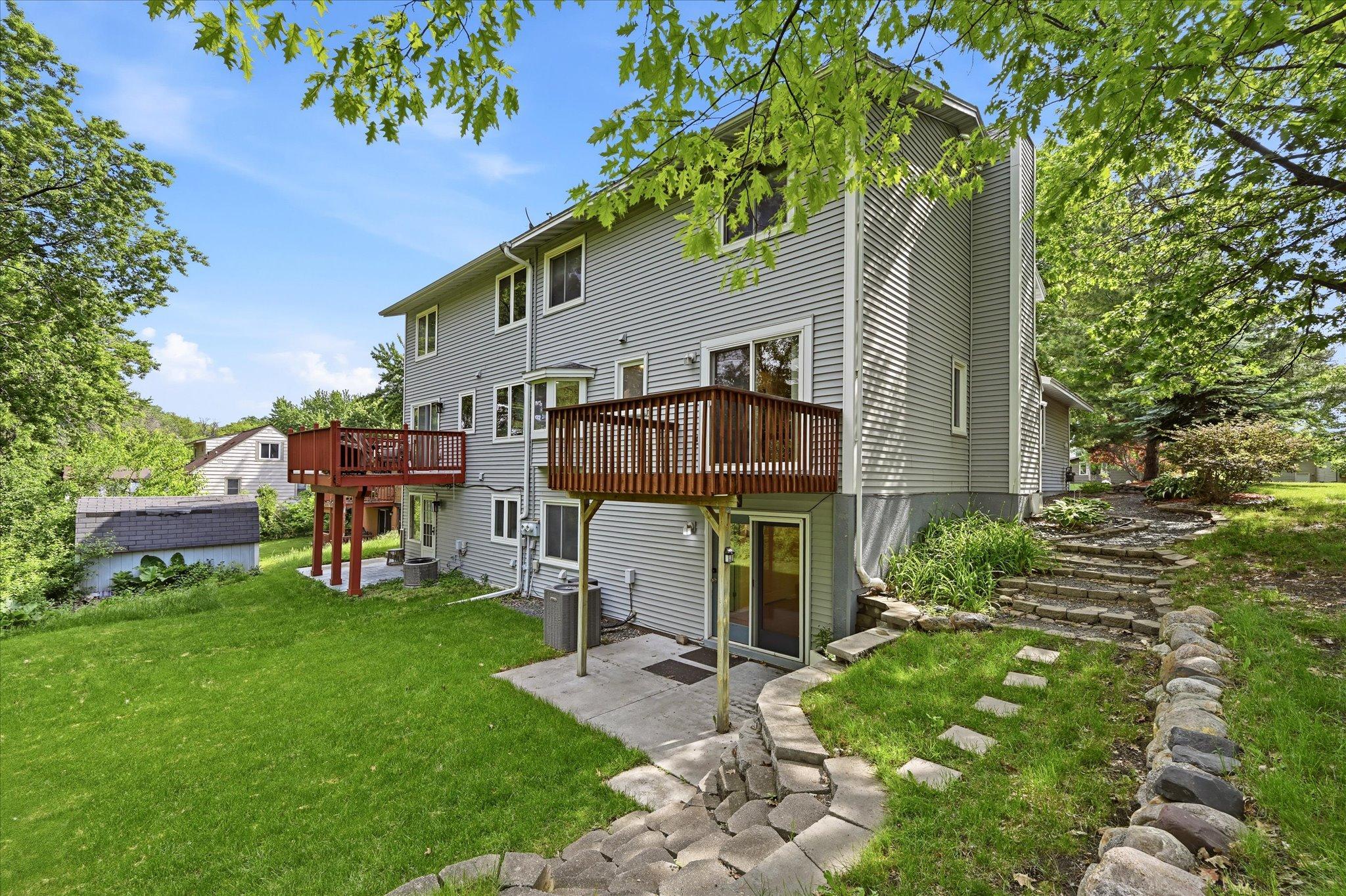 6433 Cavell Avenue N, Minneapolis, MN 55428