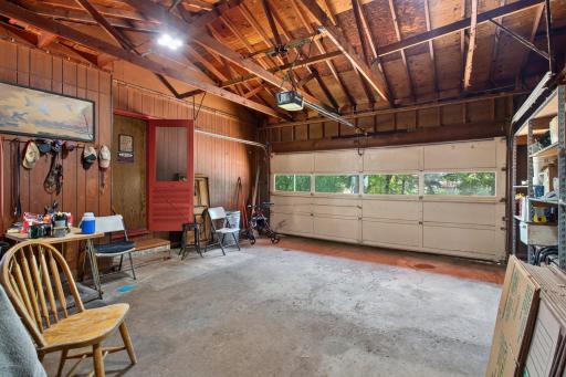 spacious garage!