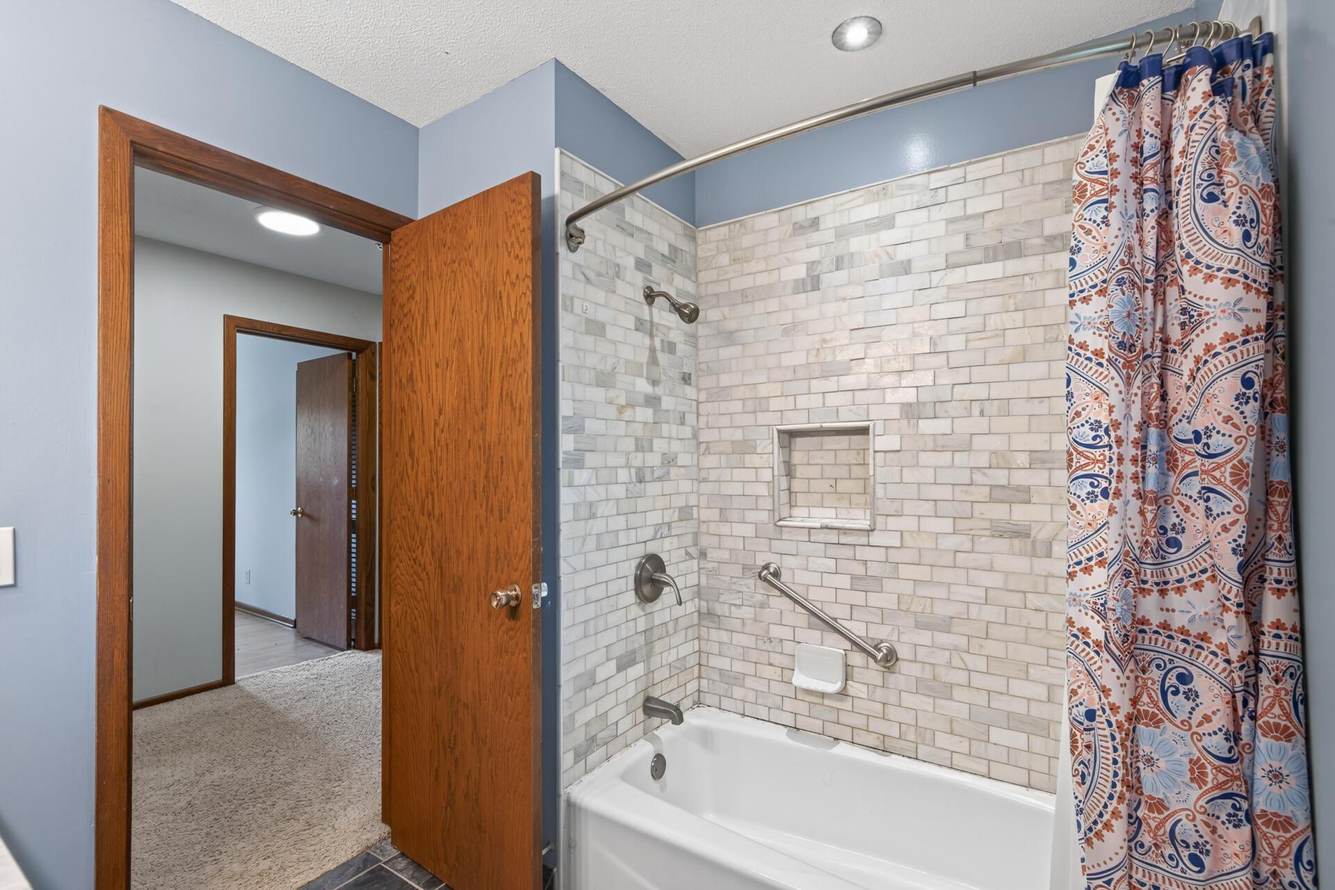 Upper full bathroom.jpg