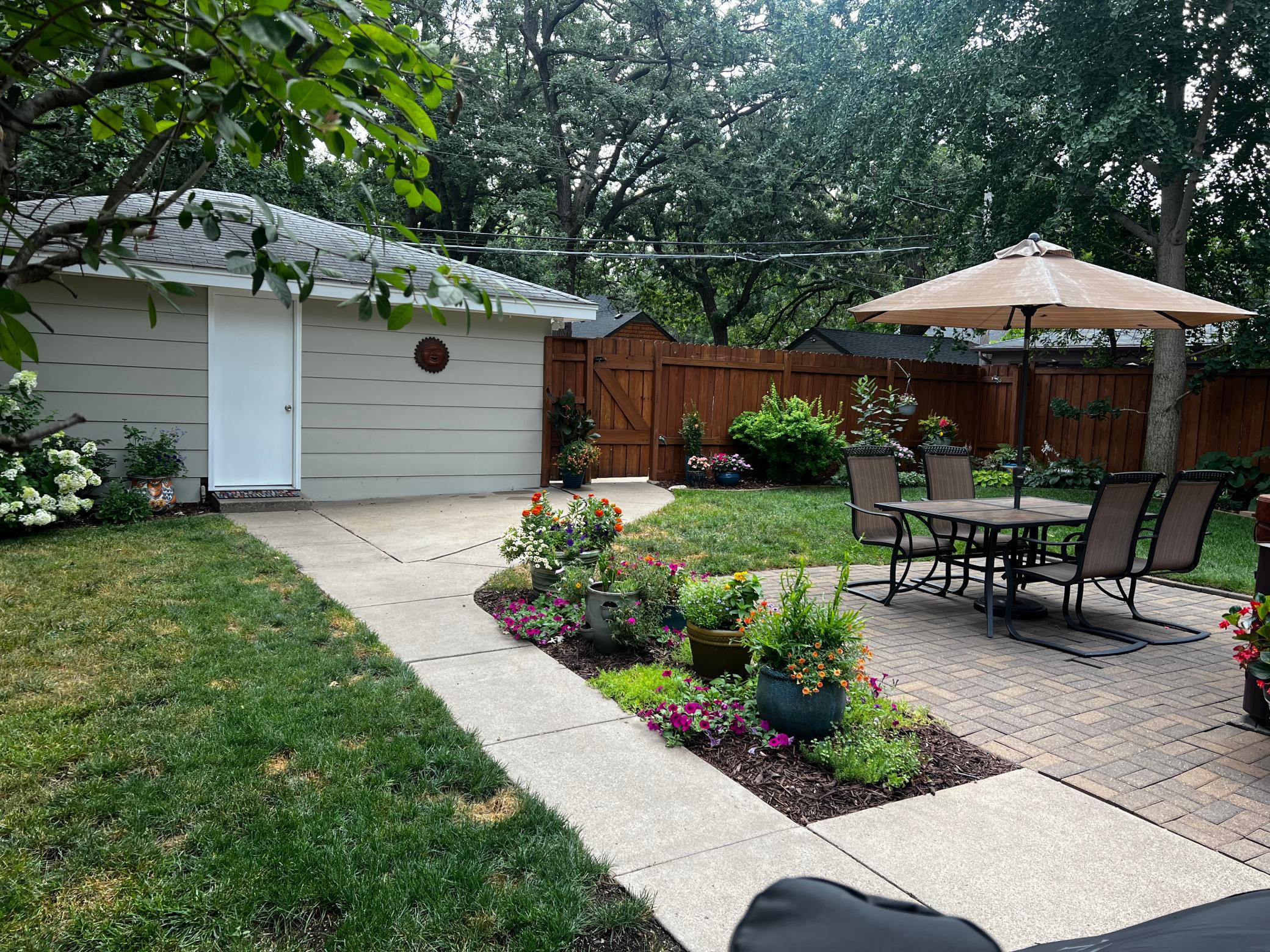 Private oasis. Completely Fenced in.
