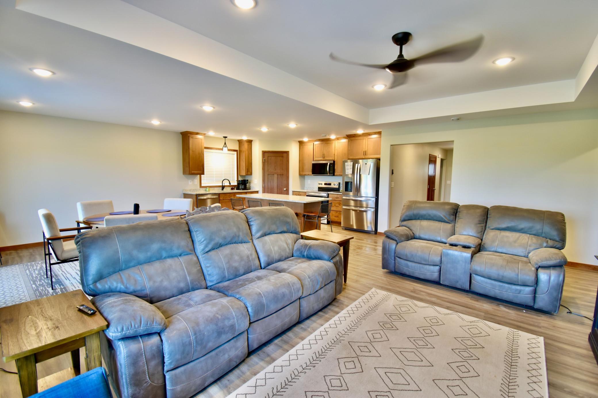 Neal - Townhouse on GrayStone - 15.jpg