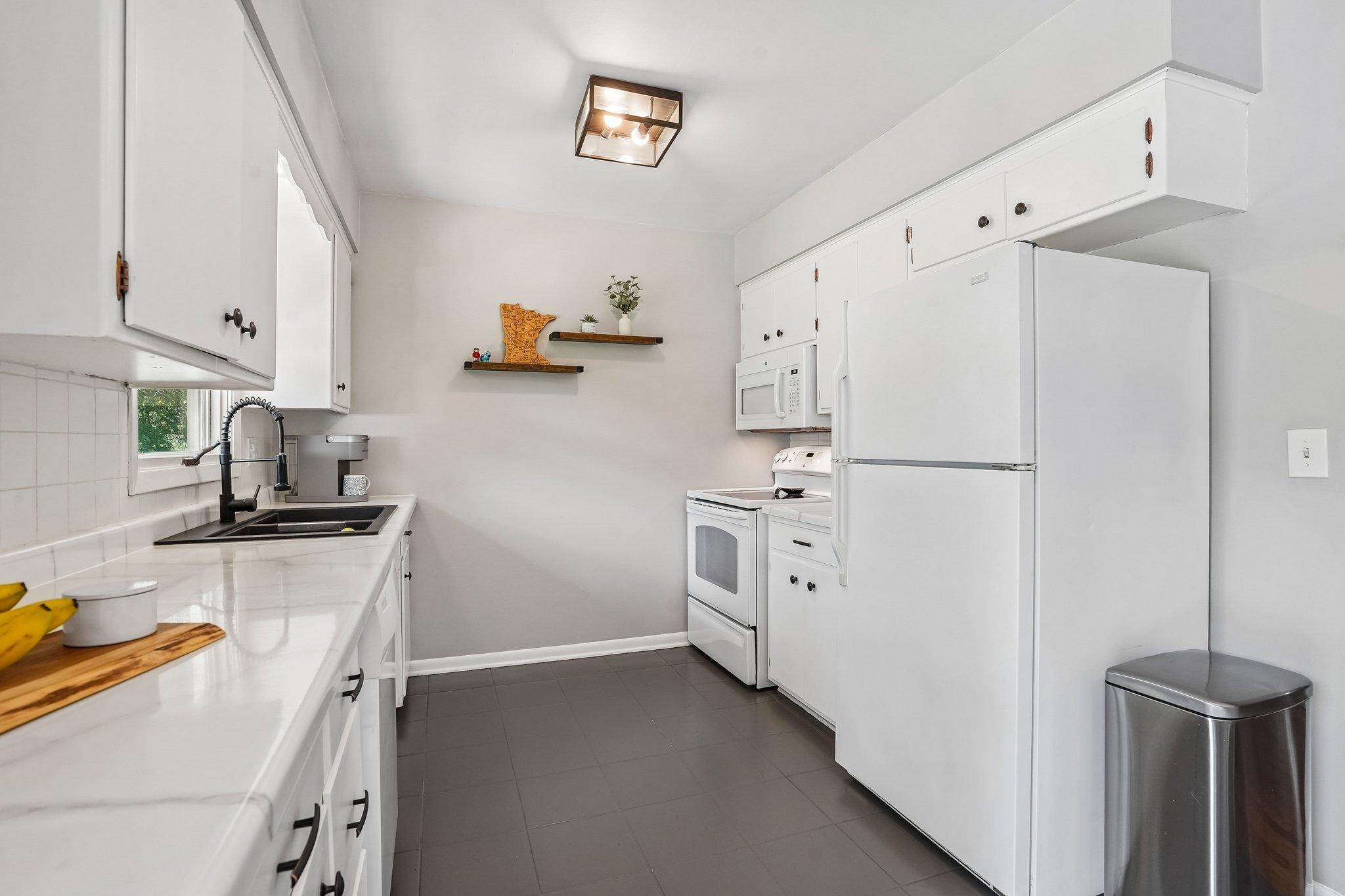 12-web-or-mls-Terrace Dr-S1807-012.jpg