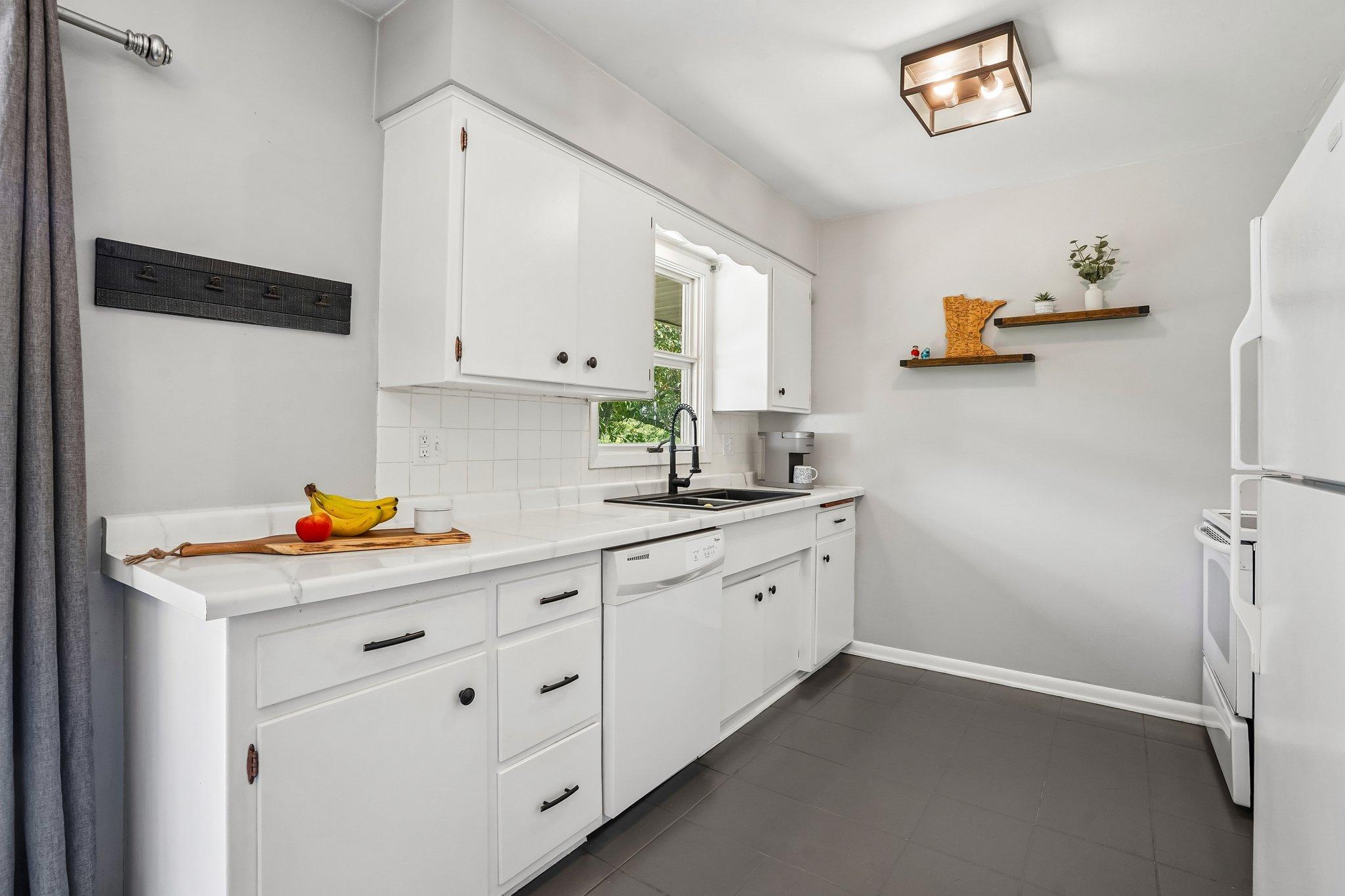 13-web-or-mls-Terrace Dr-S1807-013.jpg
