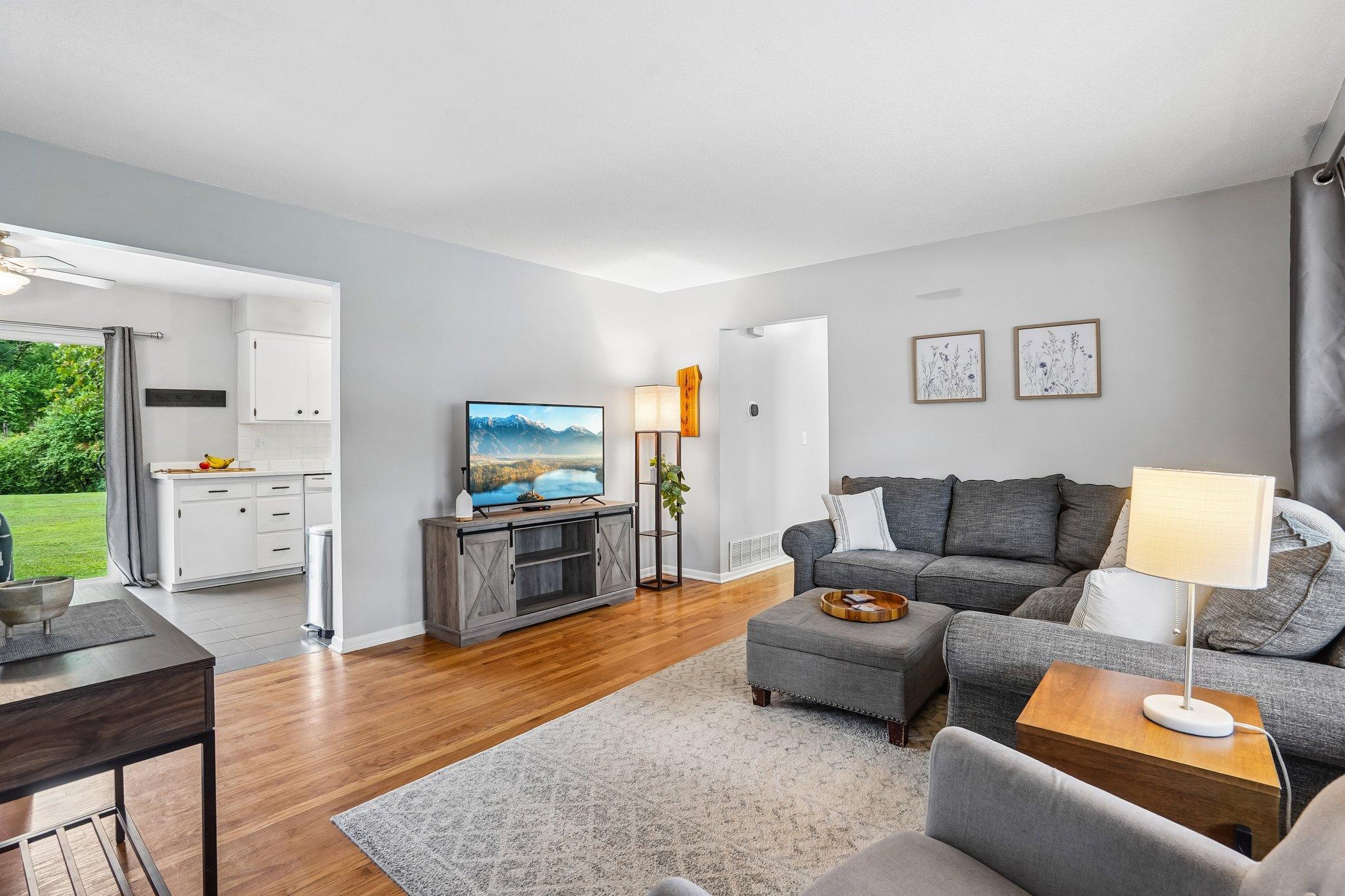 6-web-or-mls-Terrace Dr-S1807-006.jpg