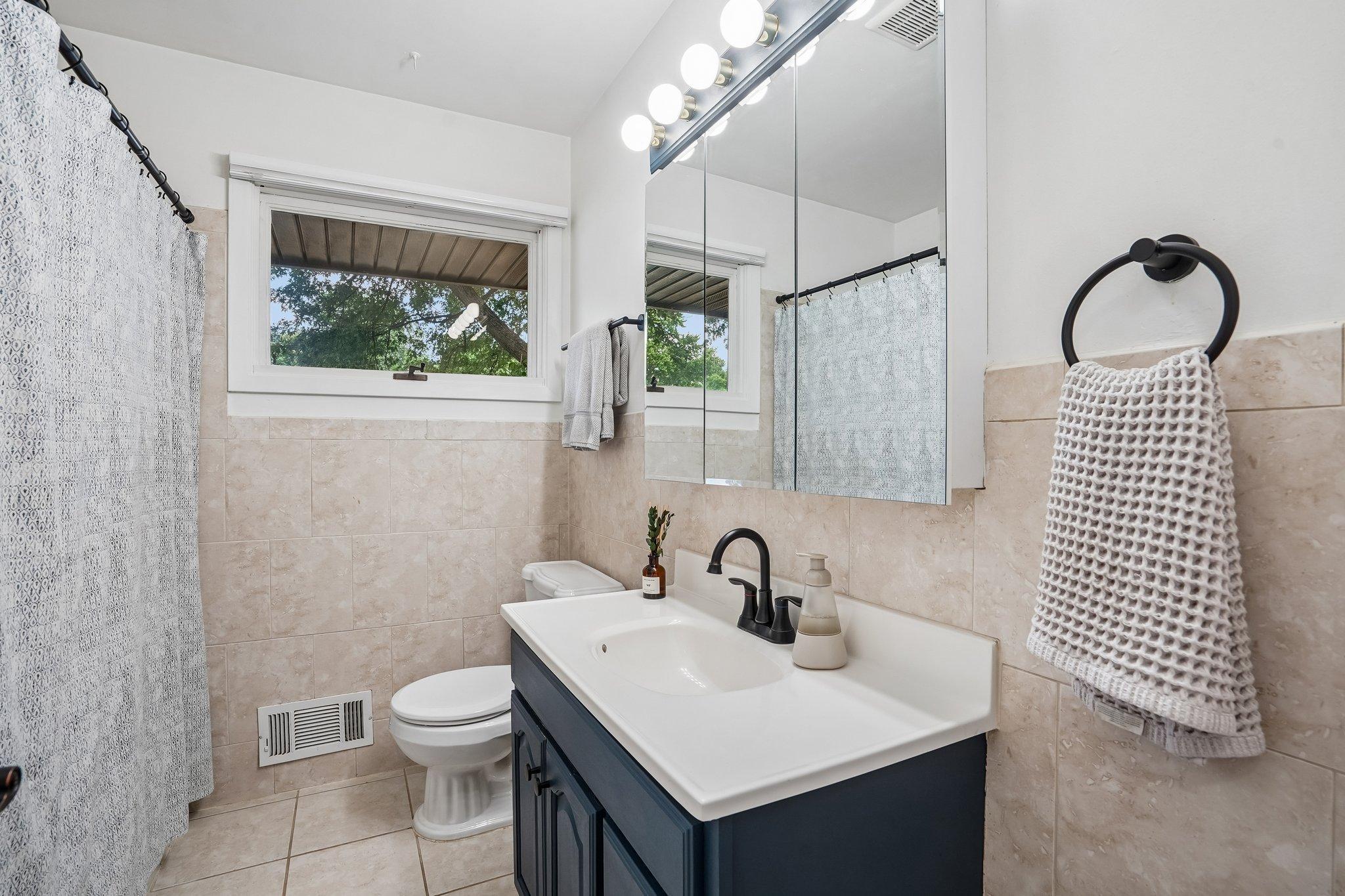 16-web-or-mls-Terrace Dr-S1807-016.jpg