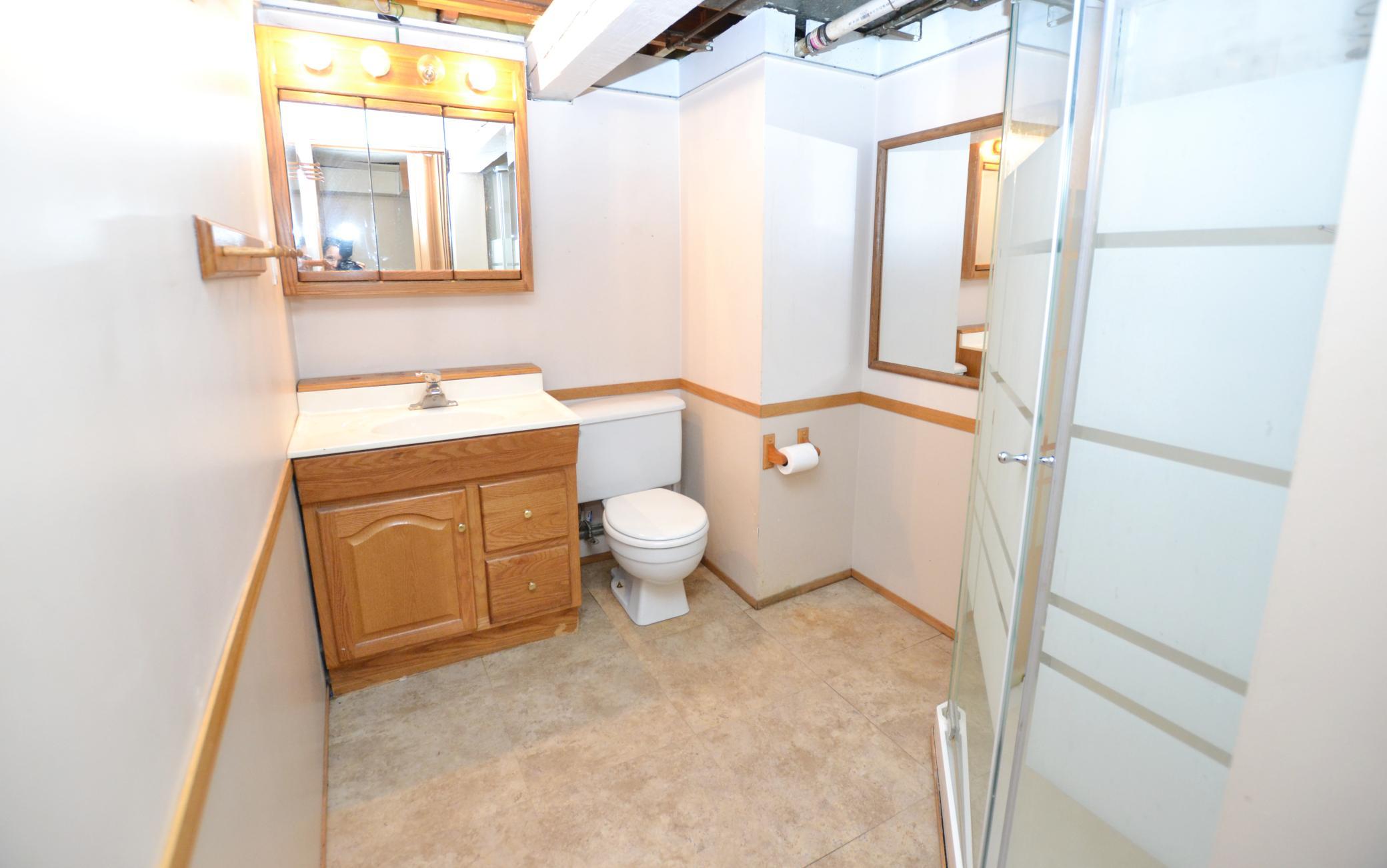 Lower level 3/4 bathroom,.
