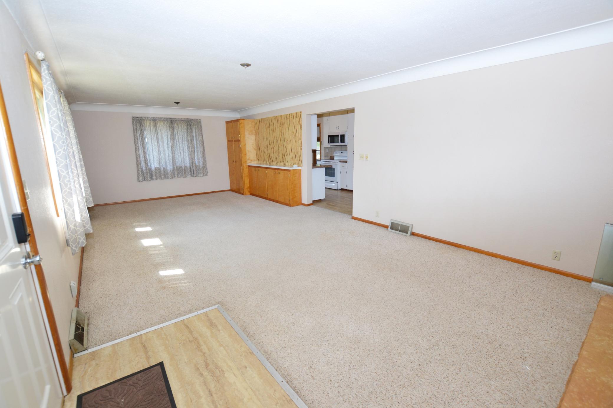 So much space!! Check out the coved ceiling.