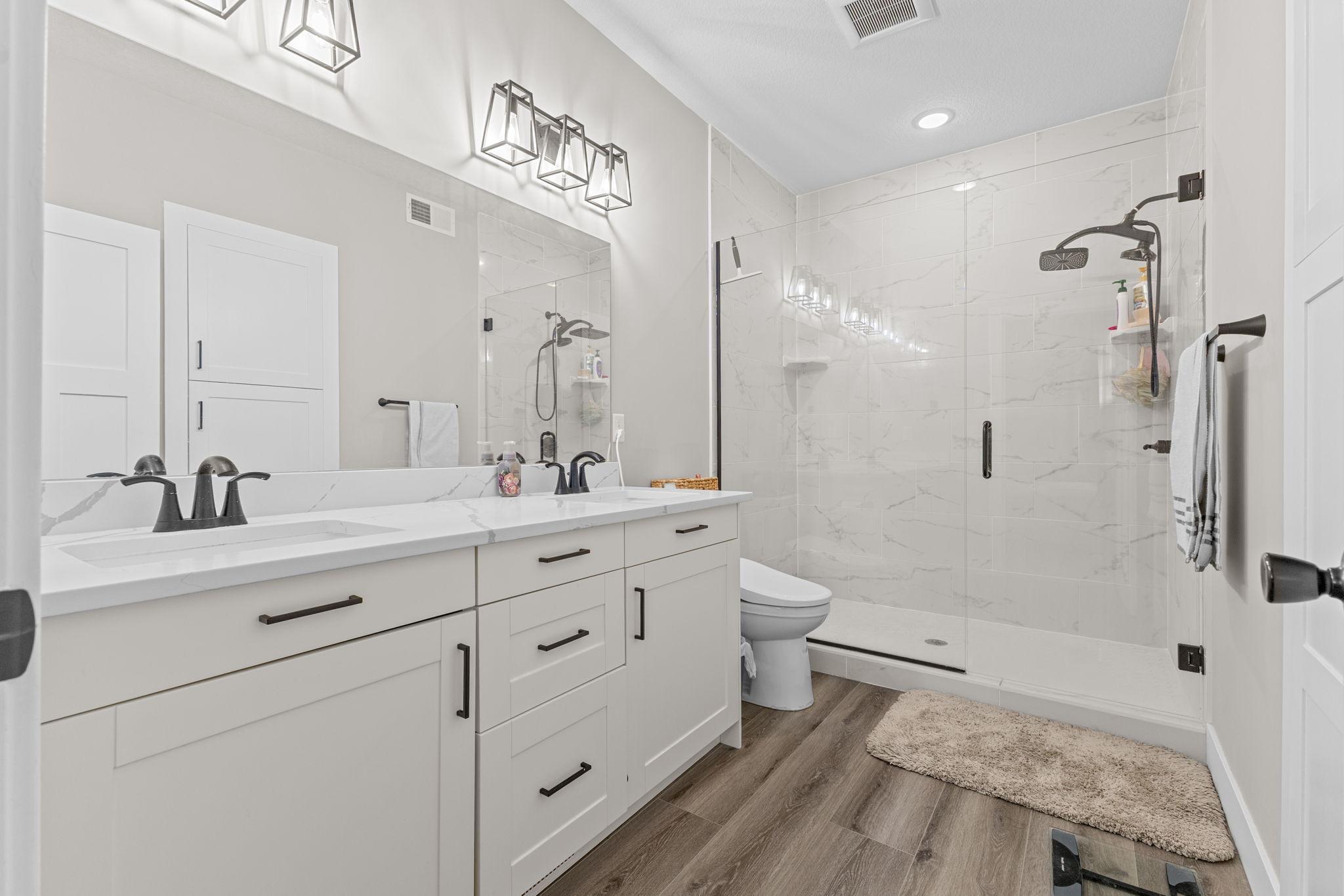 primarybath.jpg