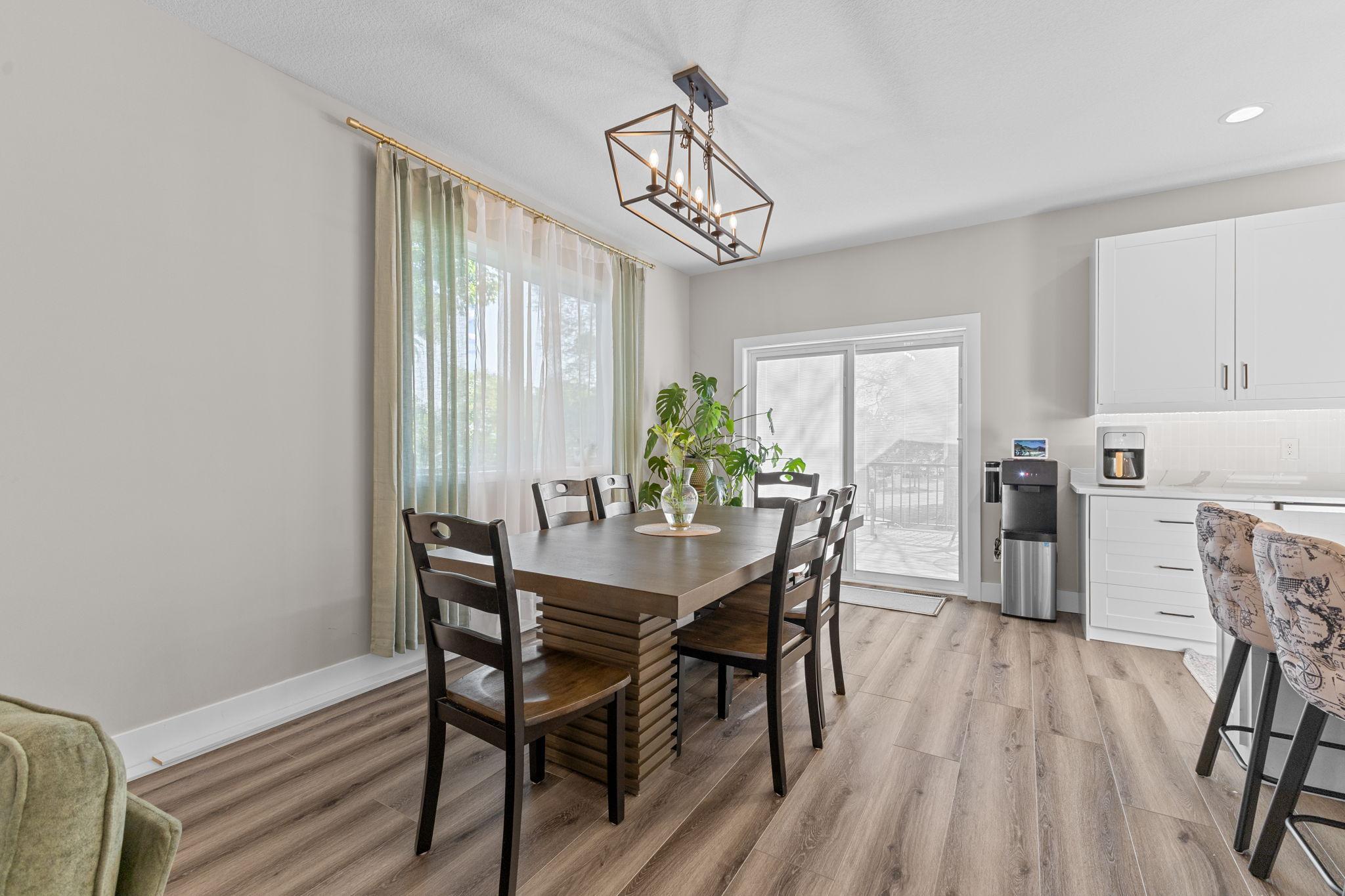 diningroom.jpg