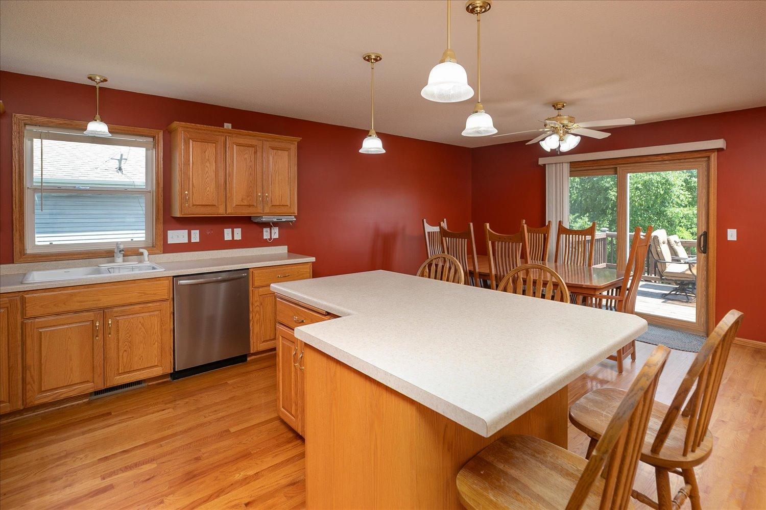 16-16-Kitchen.jpg
