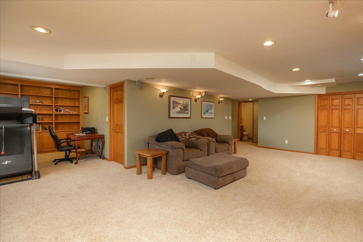 23-23-Family Room.jpg