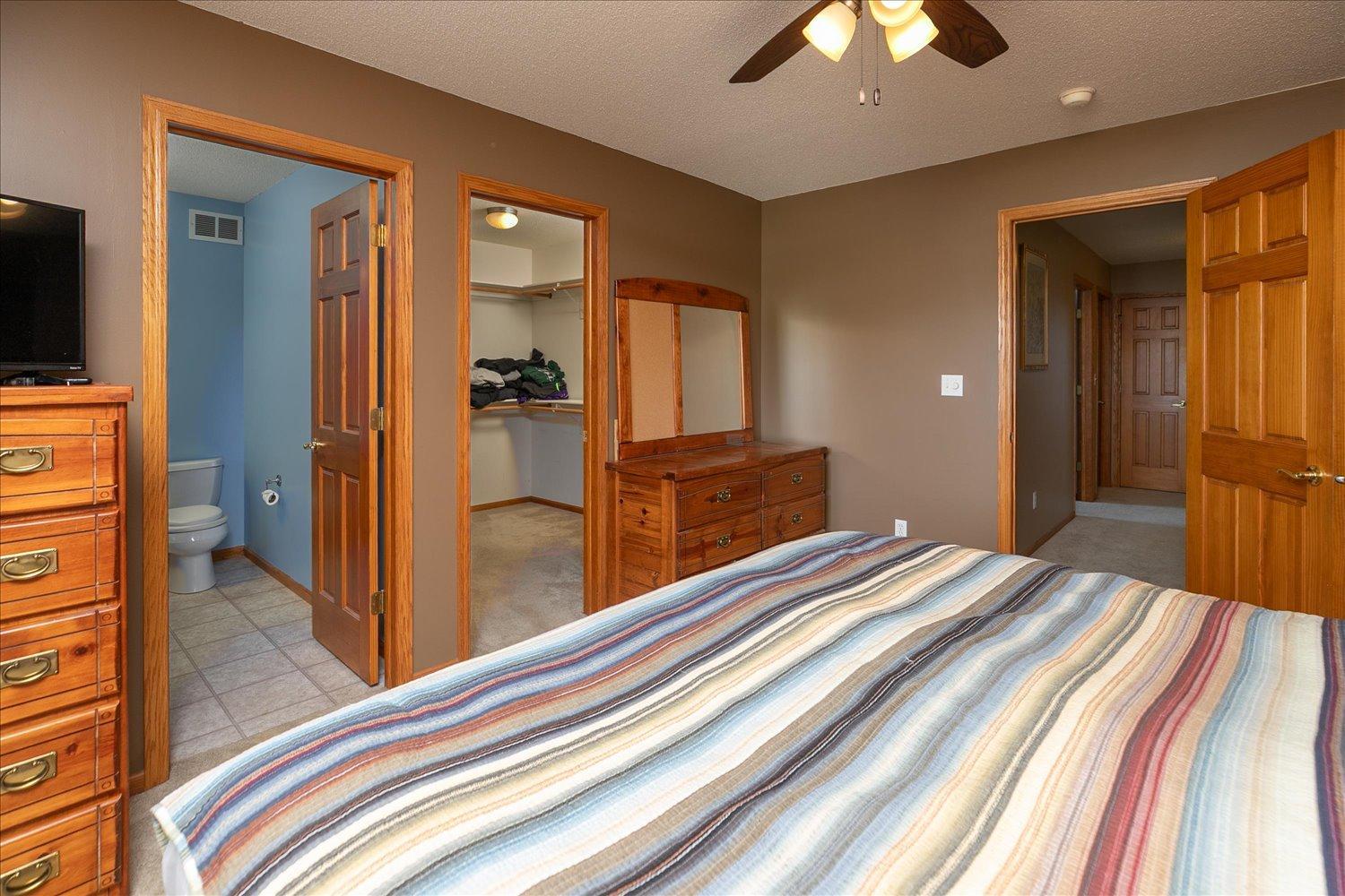 27-27-Primary Bedroom.jpg