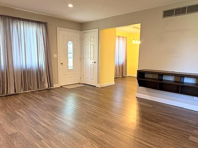 Living Room aa.jpg