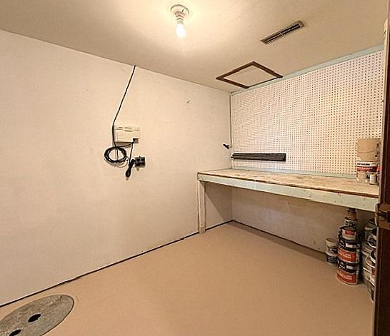 Work Room aa.jpg
