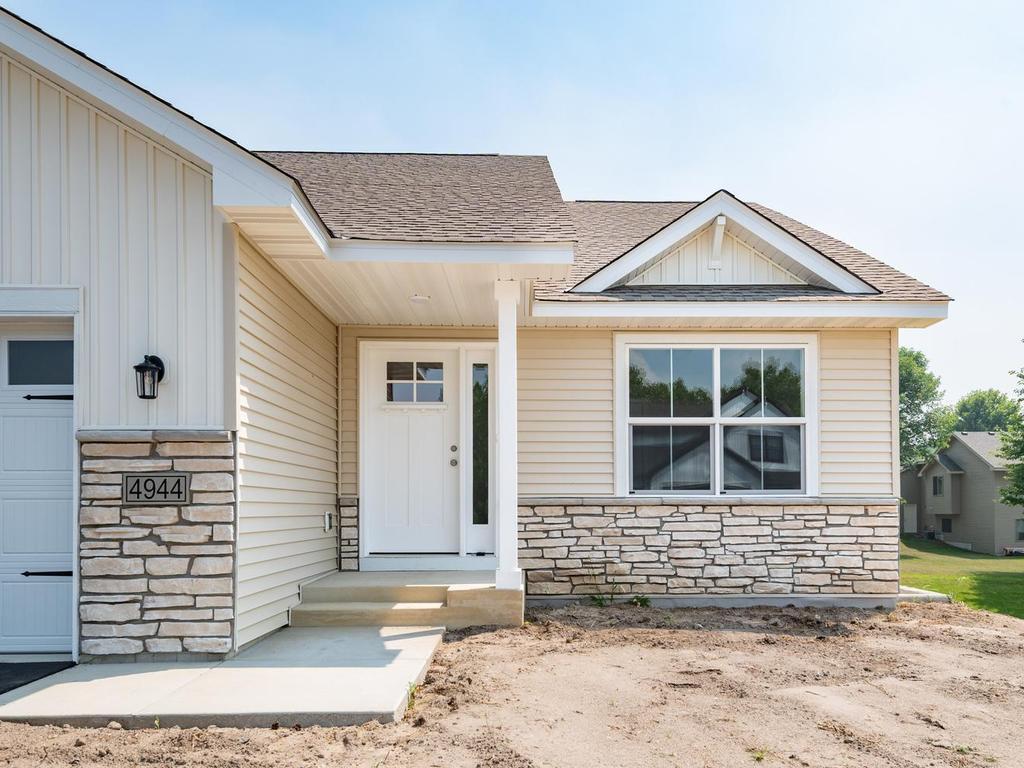 4944 River Oaks Rd, Rockford