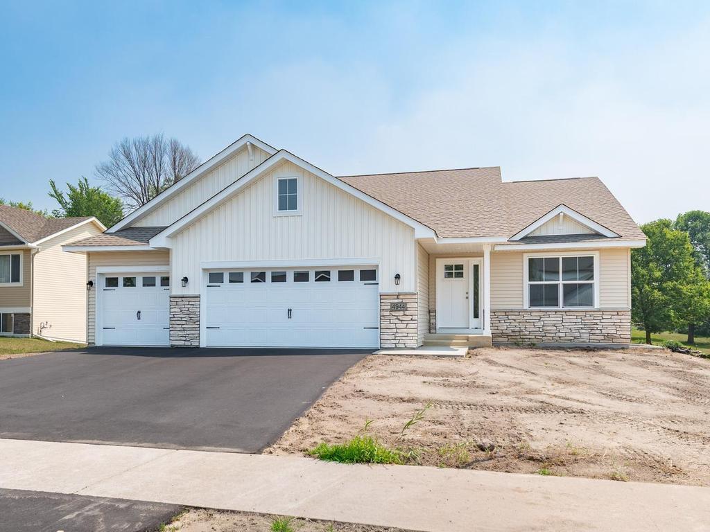 4944 River Oaks Rd, Rockford
