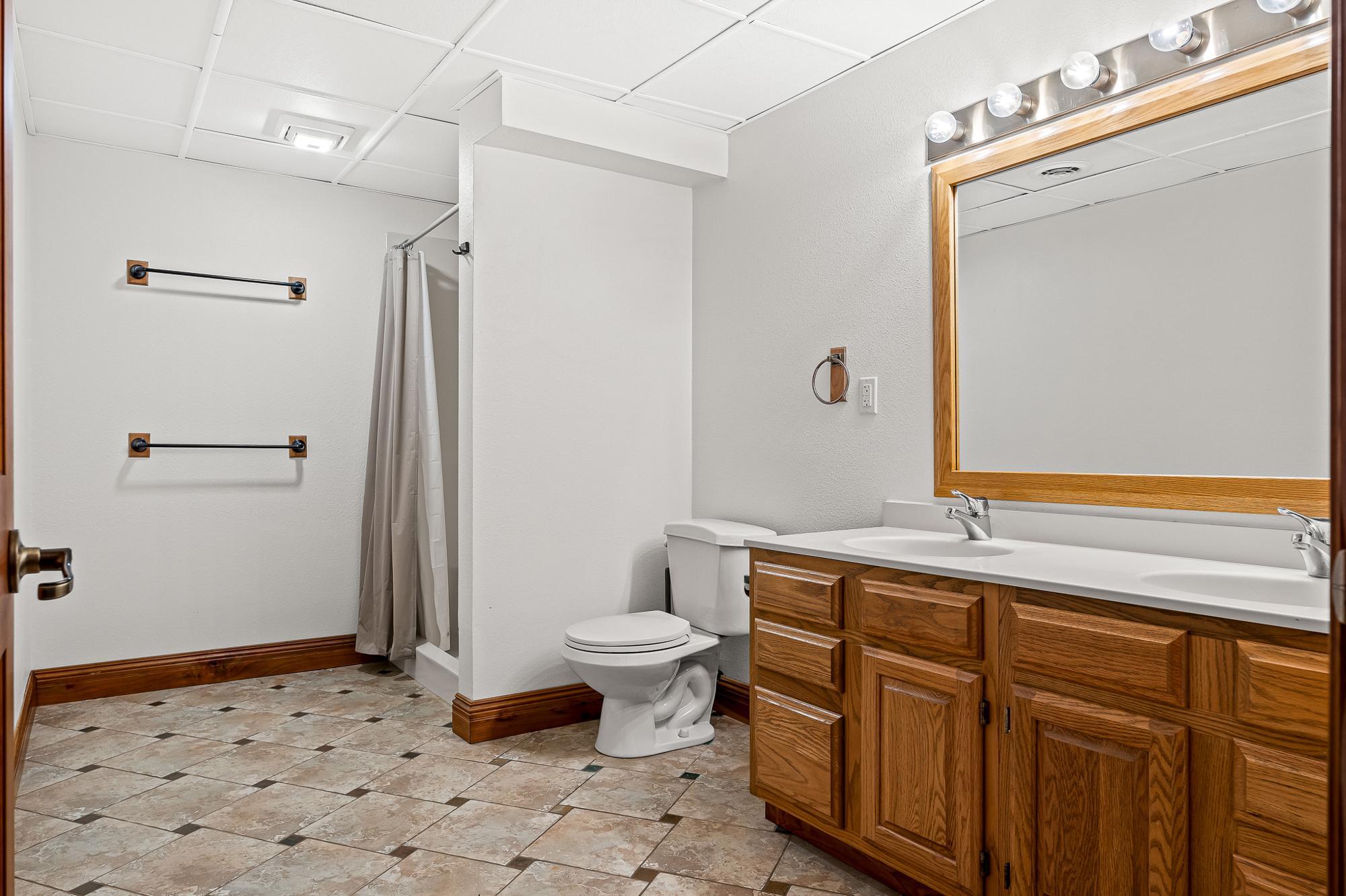 Bathroom Lower.jpg