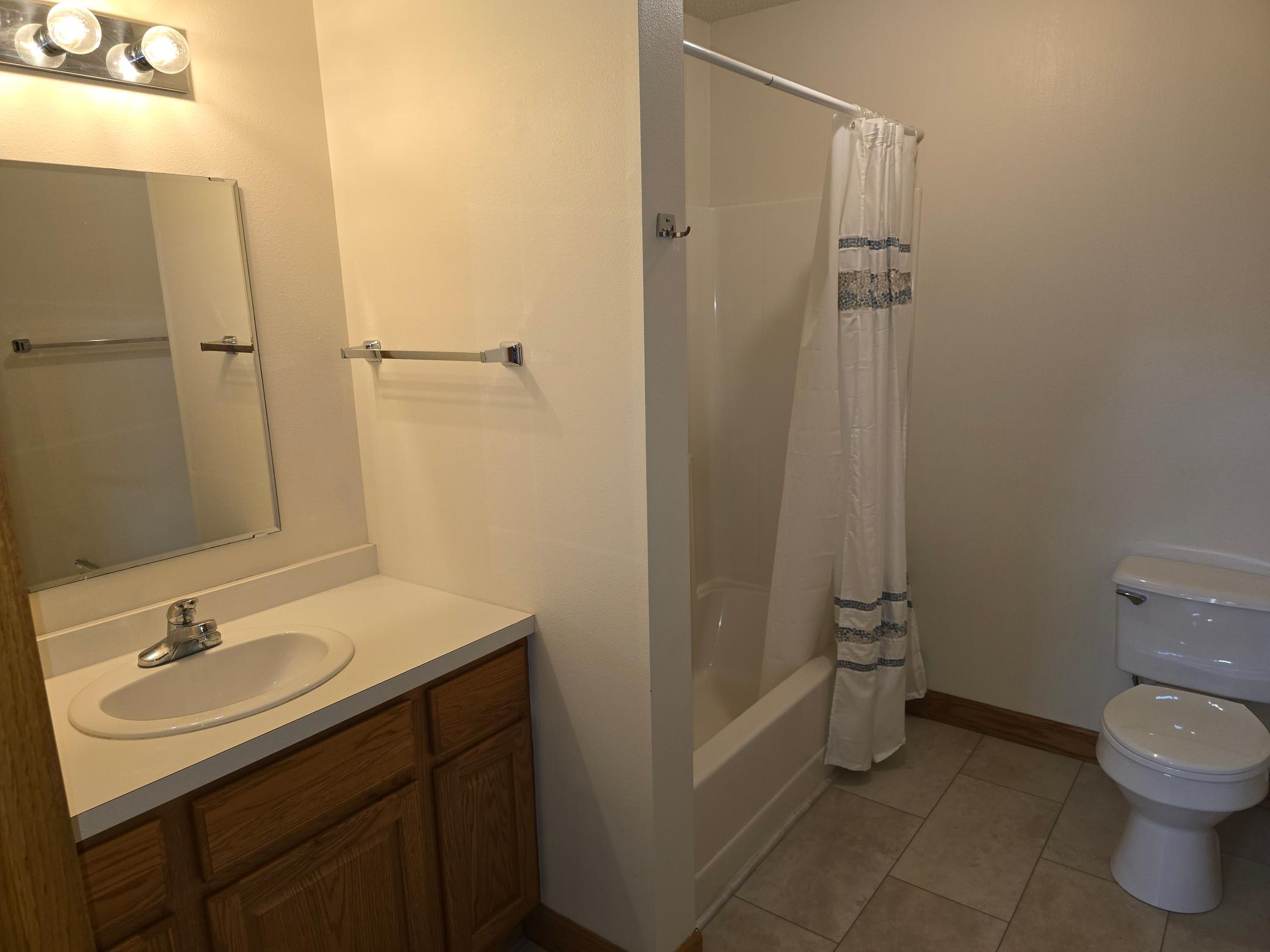 Full guest bath