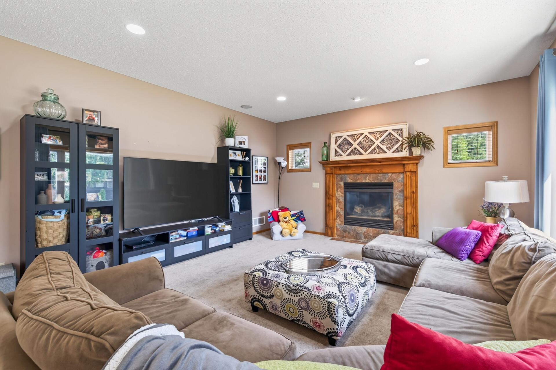 Living Room W/Fireplace