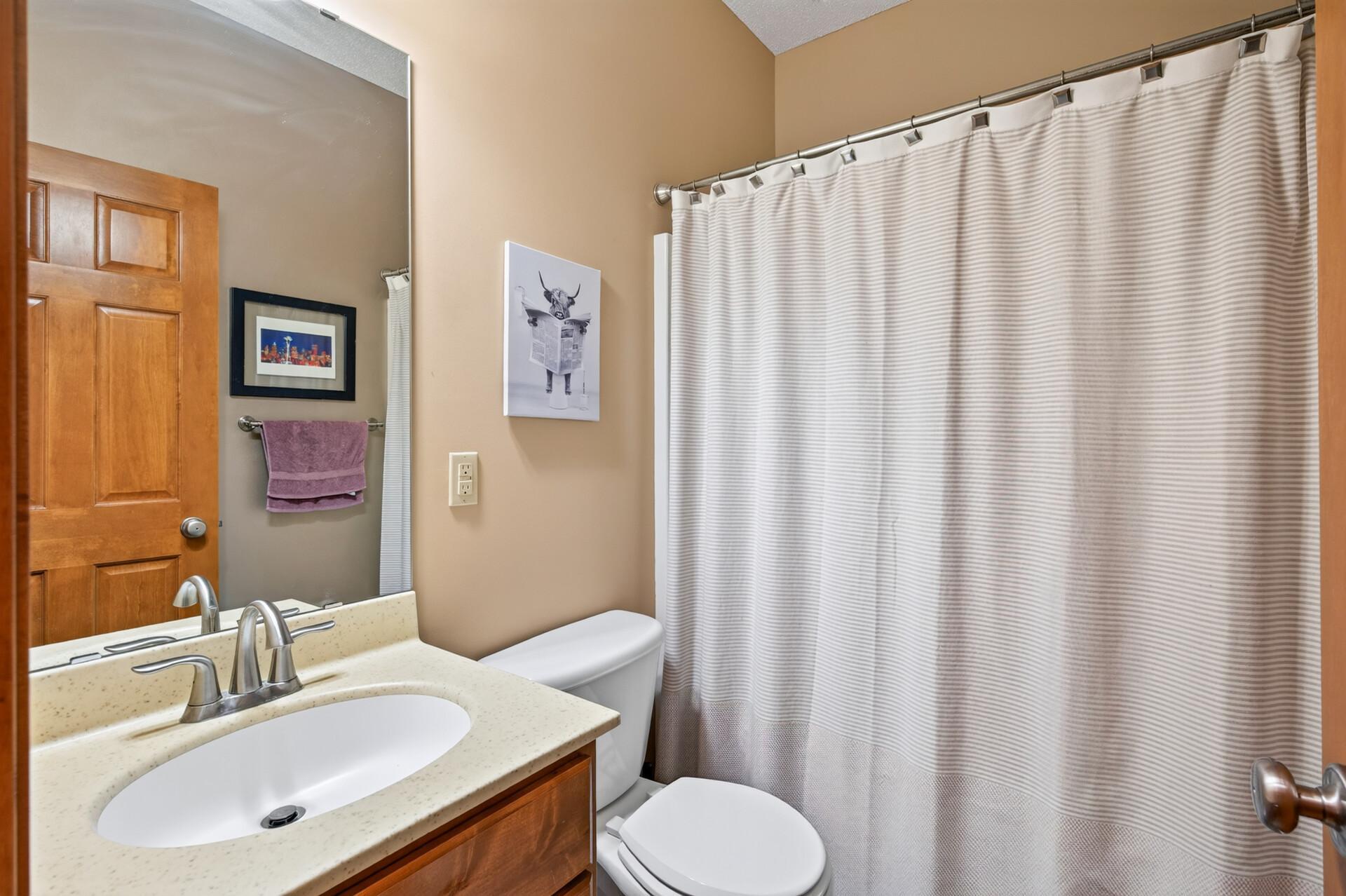 Main Floor Full Bath
