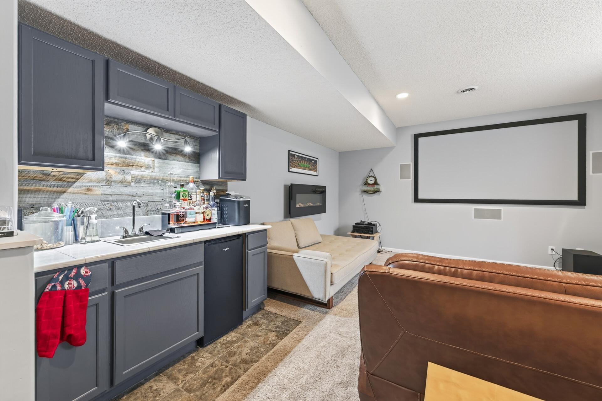 Lower Level Wet Bar