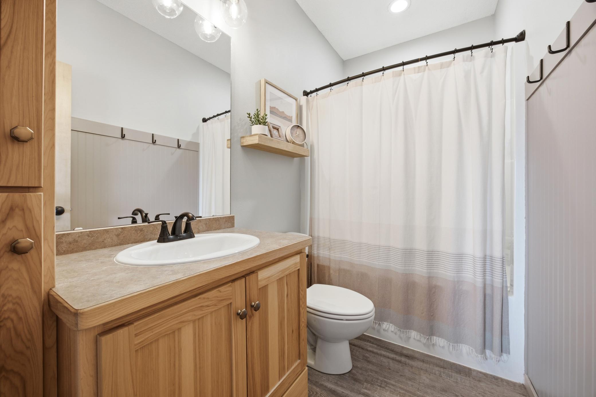 Full Primary Private Bathroom