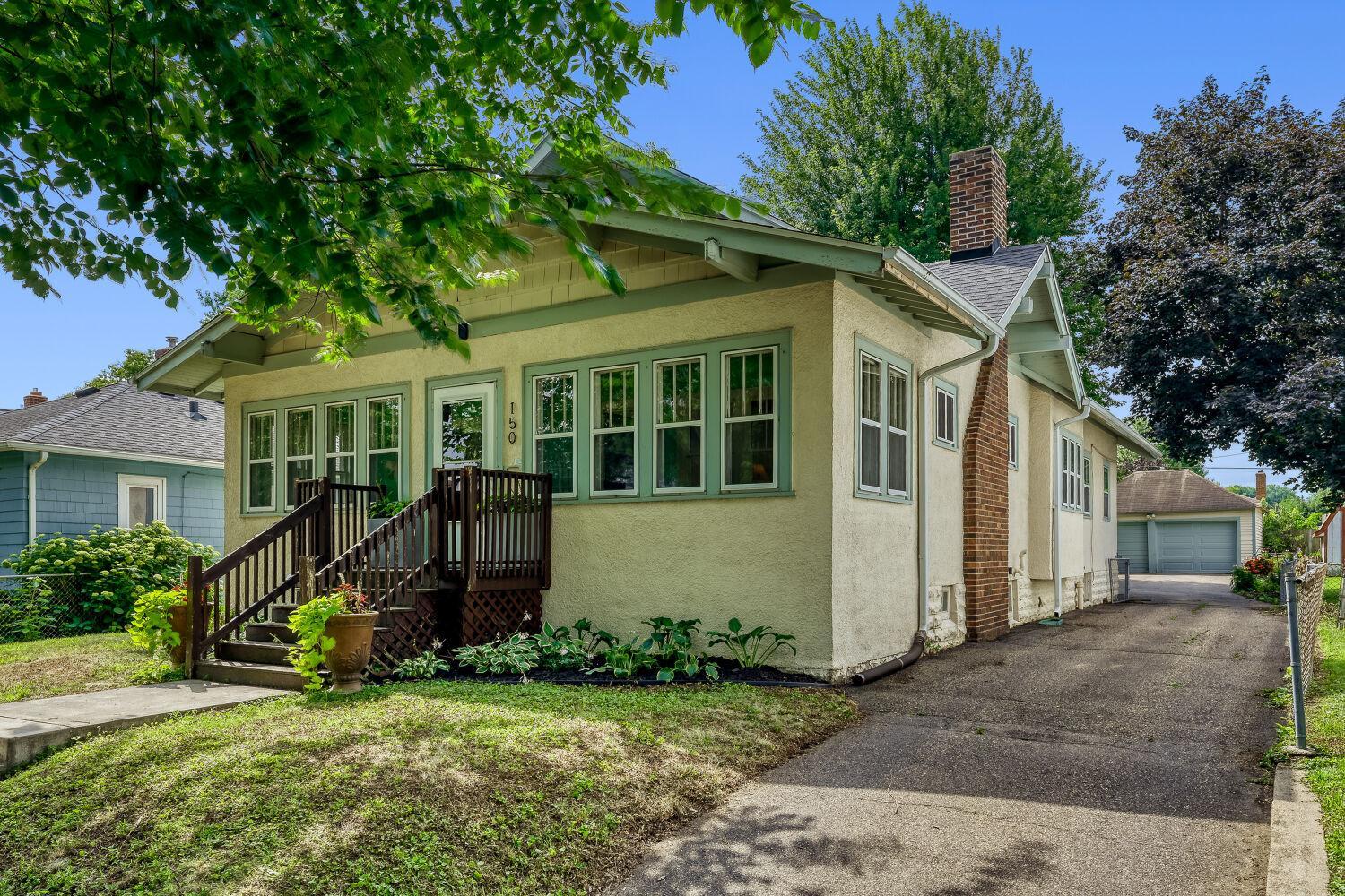 Welcome to 150 Stevens St W!