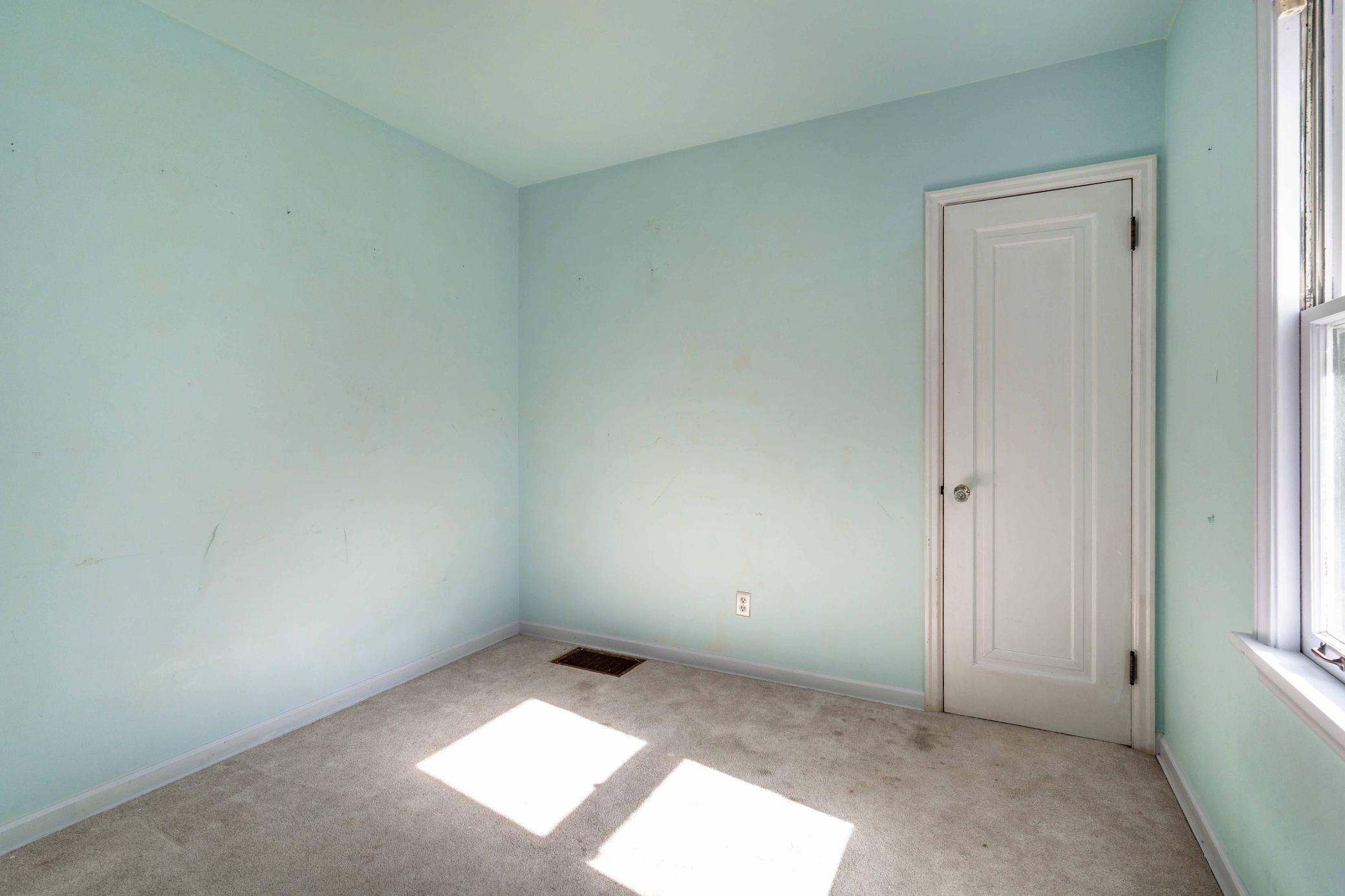 211 5th St SE PR-213.jpg