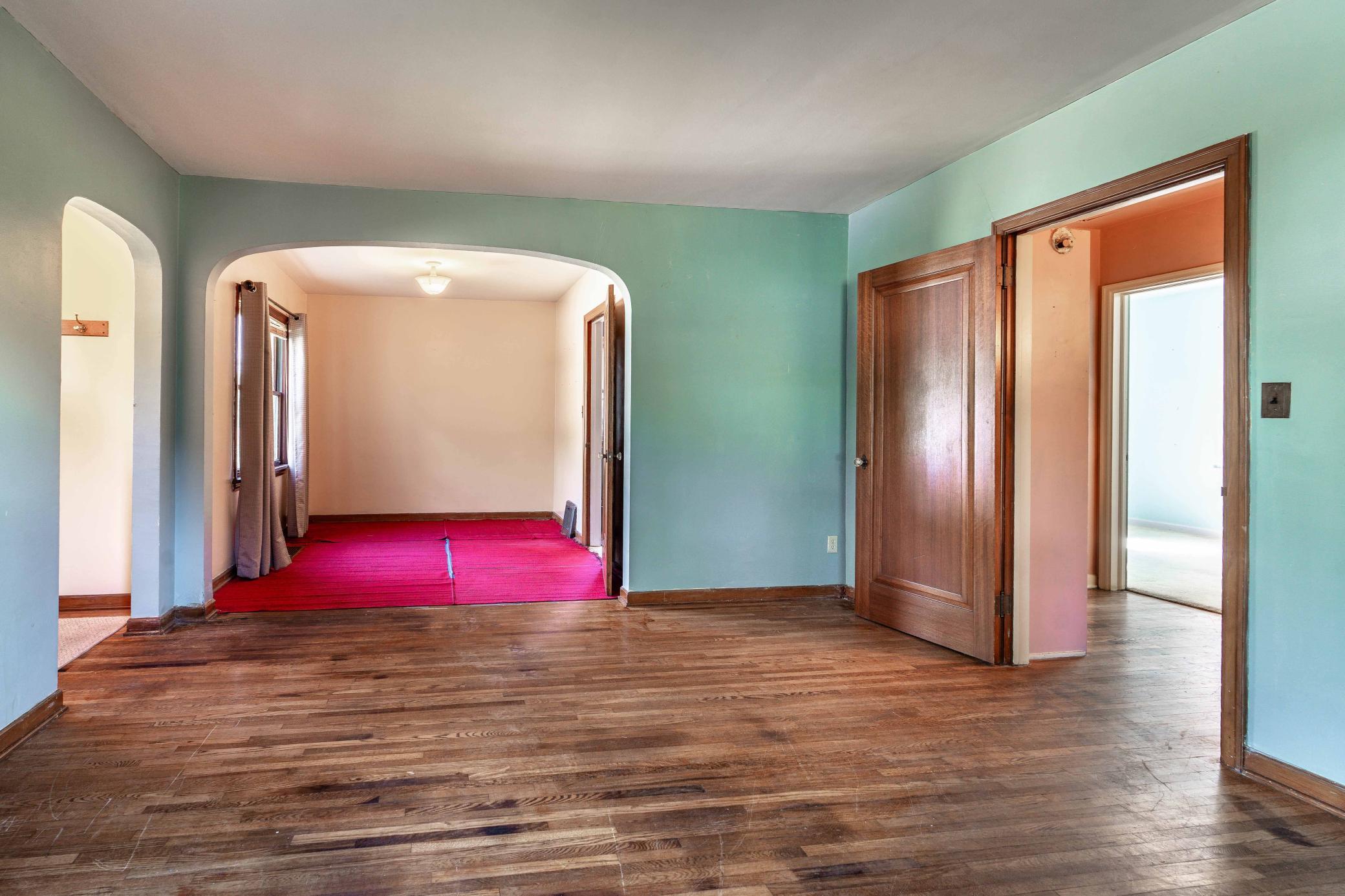 211 5th St SE PR-204.jpg