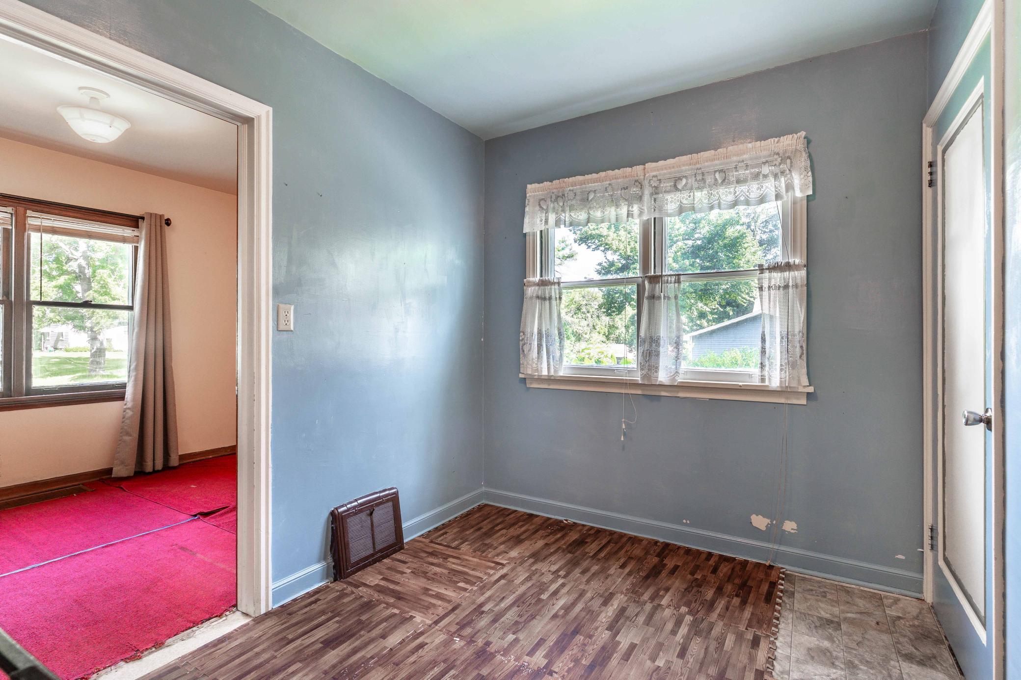 211 5th St SE PR-210.jpg